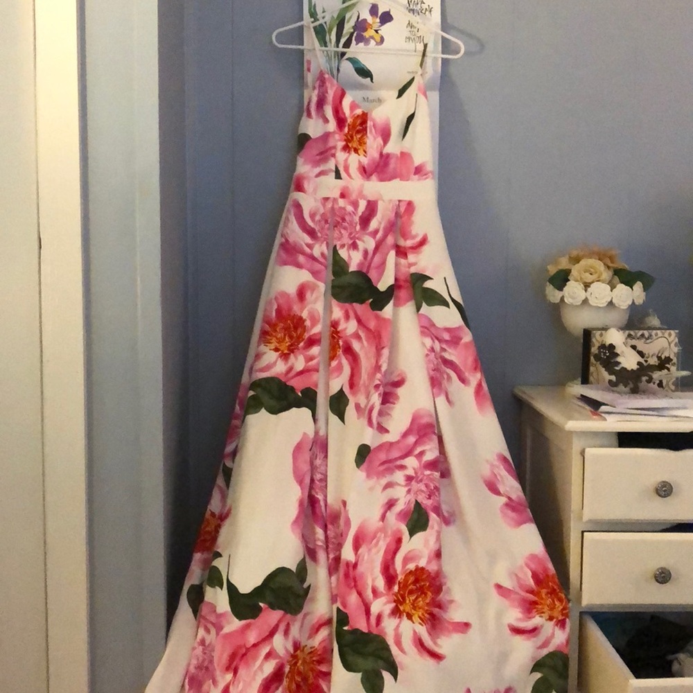 NEVER WORN floral backless prom dress